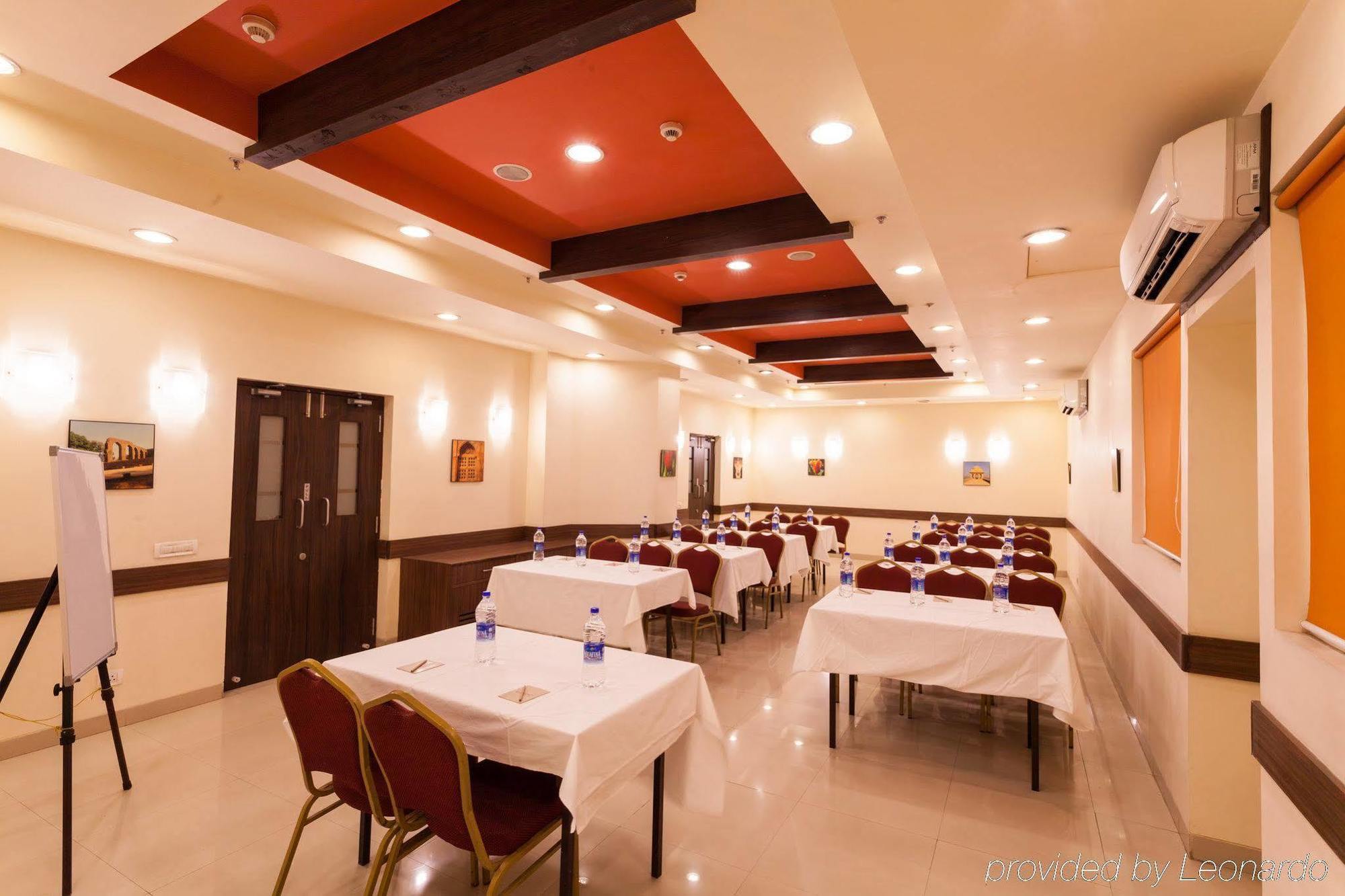 Indore Esterno foto